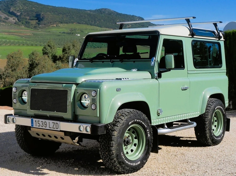 2008 Land Rover Defender 90 - Image 14 of 30