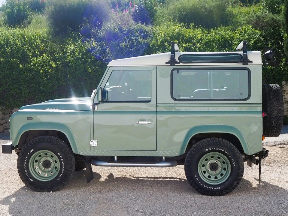 2008 Land Rover Defender 90 - Image 19 of 30