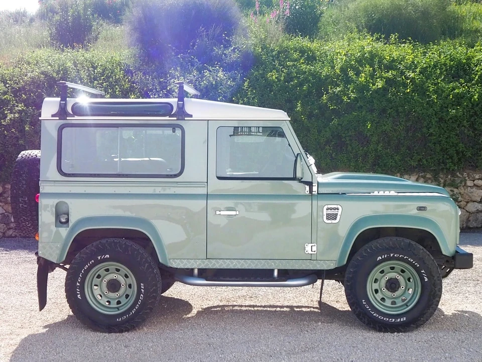 2008 Land Rover Defender 90 - Image 18 of 30