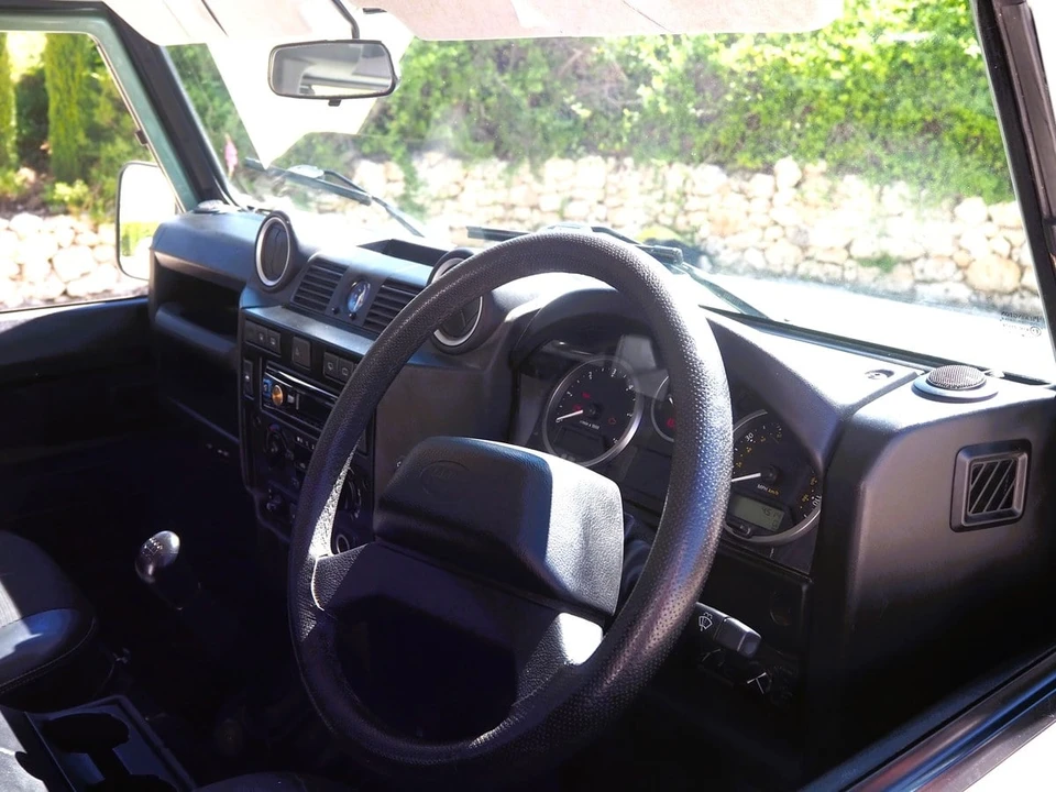 2008 Land Rover Defender 90 - Image 27 of 30