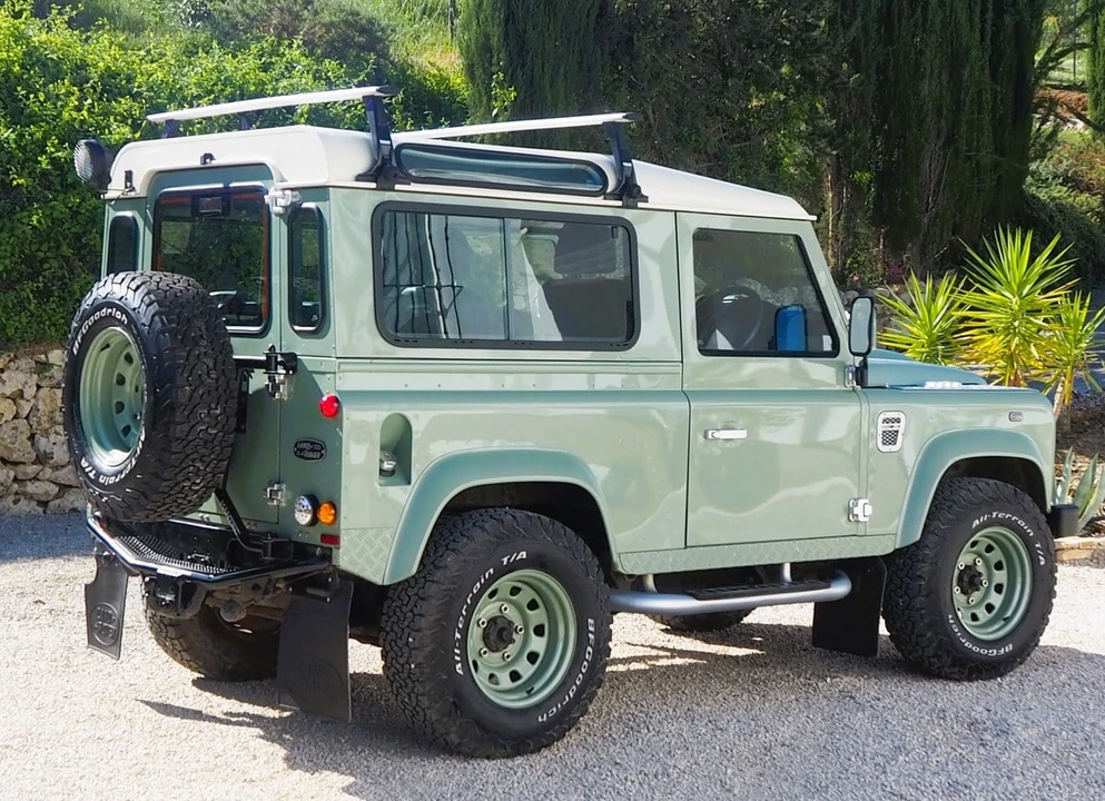 2008 Land Rover Defender 90 - Image 4 of 30