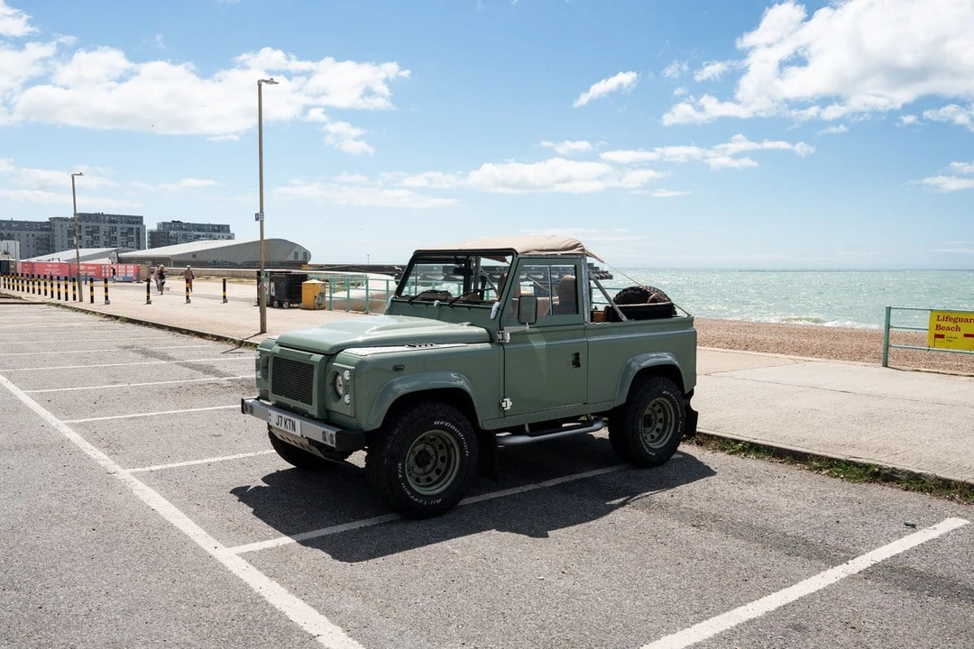 2008 Land Rover Defender 90 - Image 3 of 30