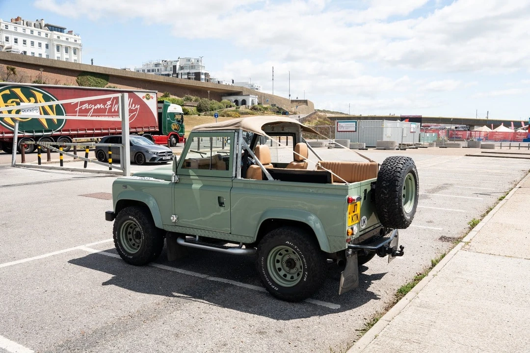 2008 Land Rover Defender 90 - Image 10 of 30