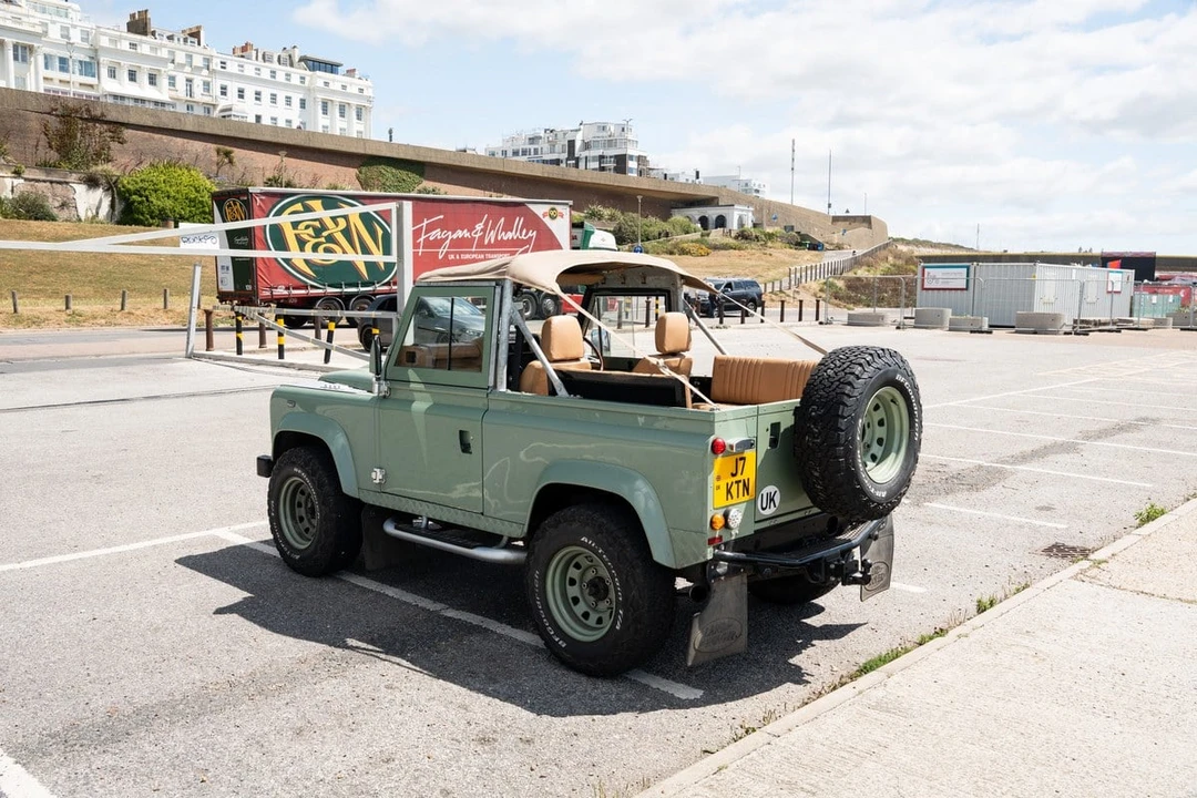 2008 Land Rover Defender 90 - Image 11 of 30