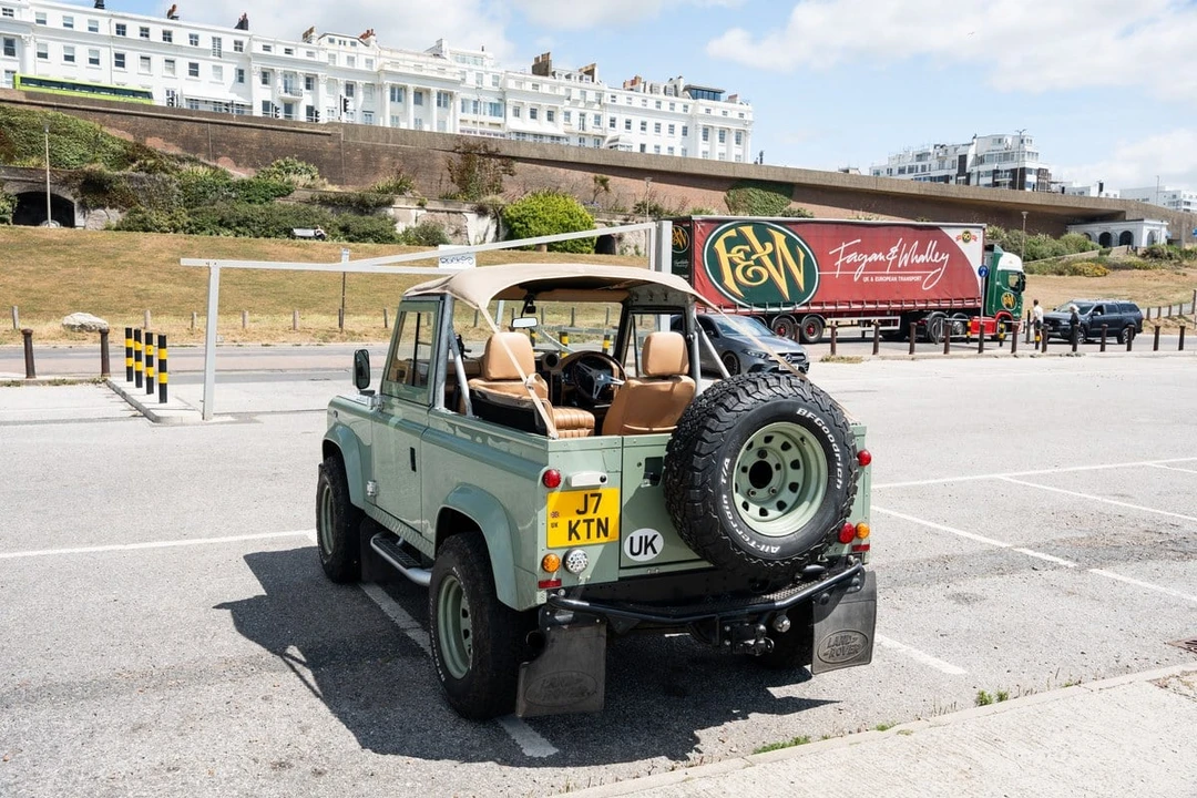 2008 Land Rover Defender 90 - Image 13 of 30