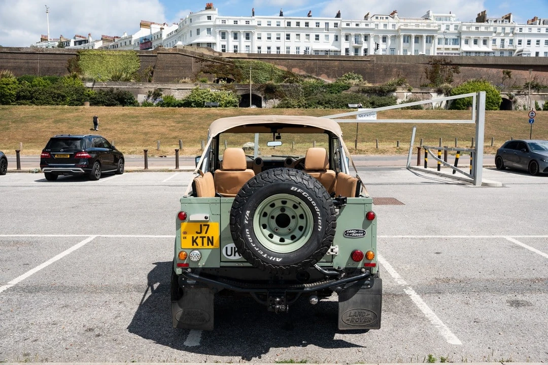 2008 Land Rover Defender 90 - Image 15 of 30