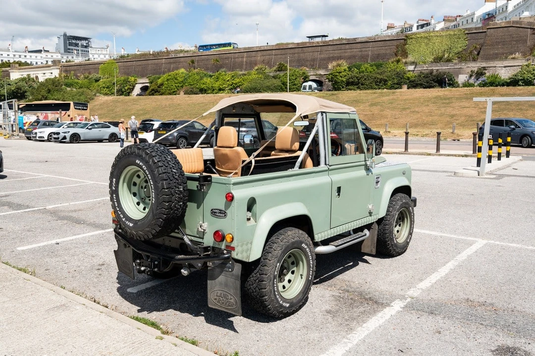 2008 Land Rover Defender 90 - Image 18 of 30