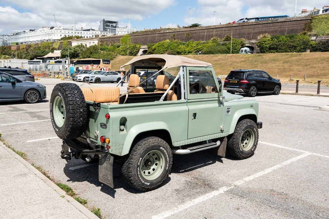 2008 Land Rover Defender 90 - Image 19 of 30