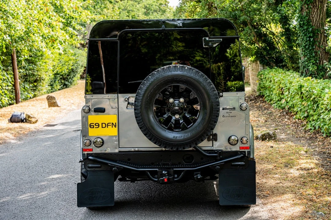 2008 Land Rover Defender 90 - Image 11 of 30