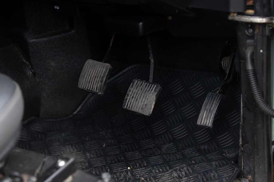 2008 Land Rover Defender 130 - Image 29 of 30