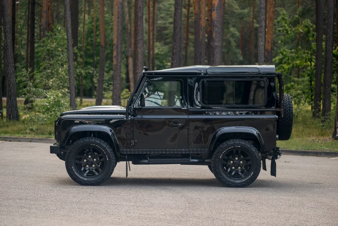 2008 Land Rover Defender - Image 12 of 30