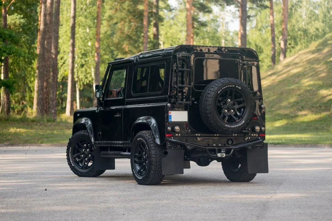 2008 Land Rover Defender - Image 15 of 30