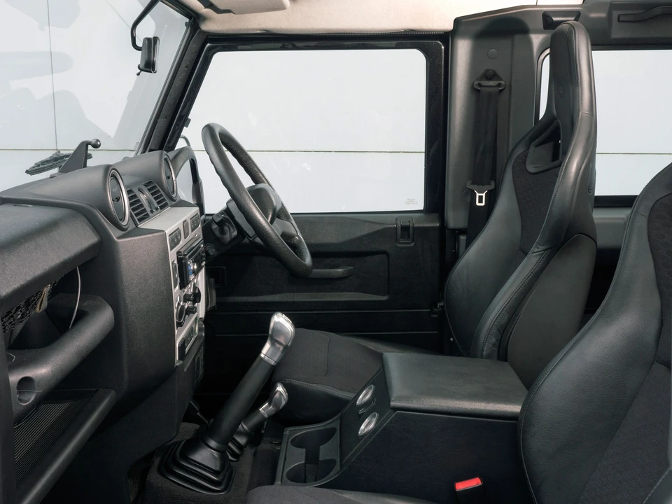 2008 Land Rover Defender 110 - Image 11 of 31