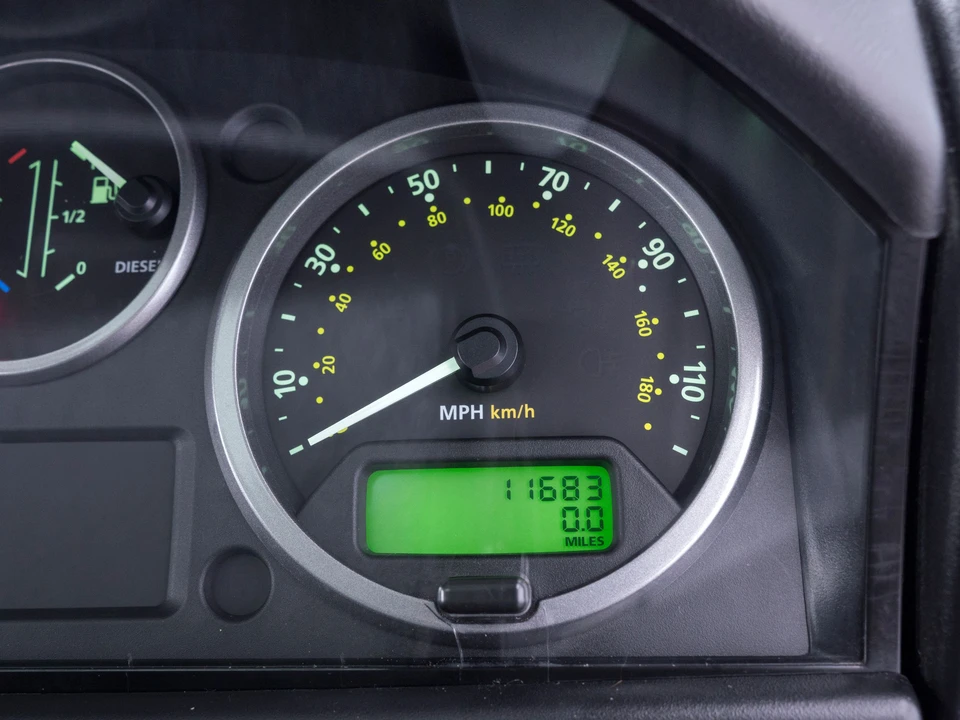 2008 Land Rover Defender 110 - Image 15 of 31