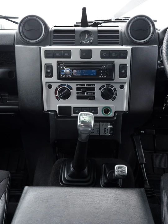 2008 Land Rover Defender 110 - Image 8 of 31