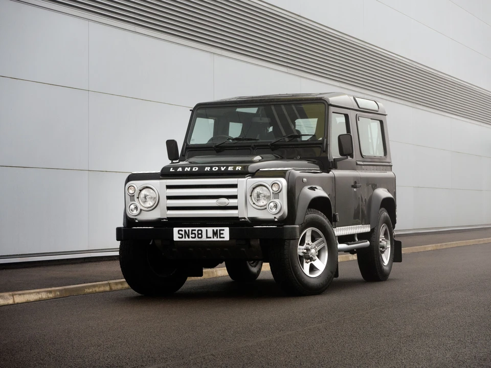 2008 Land Rover Defender 110 - Image 18 of 31