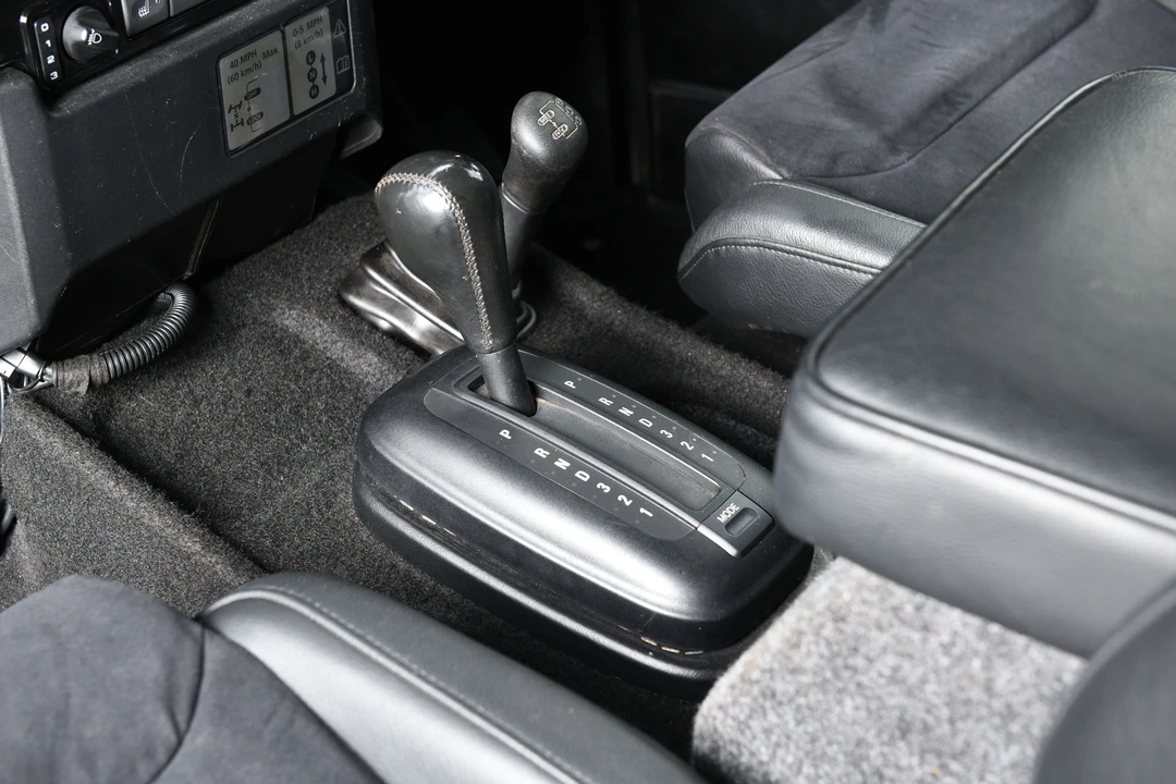 2008 Land Rover Defender 110 - Image 13 of 31