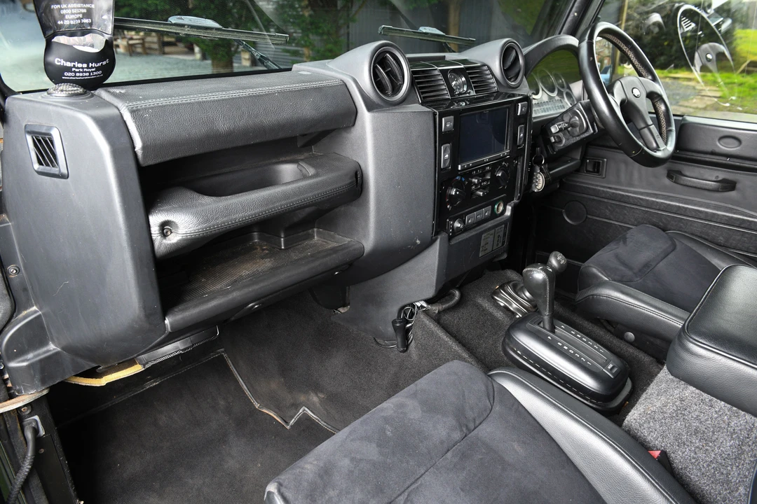 2008 Land Rover Defender 110 - Image 12 of 31