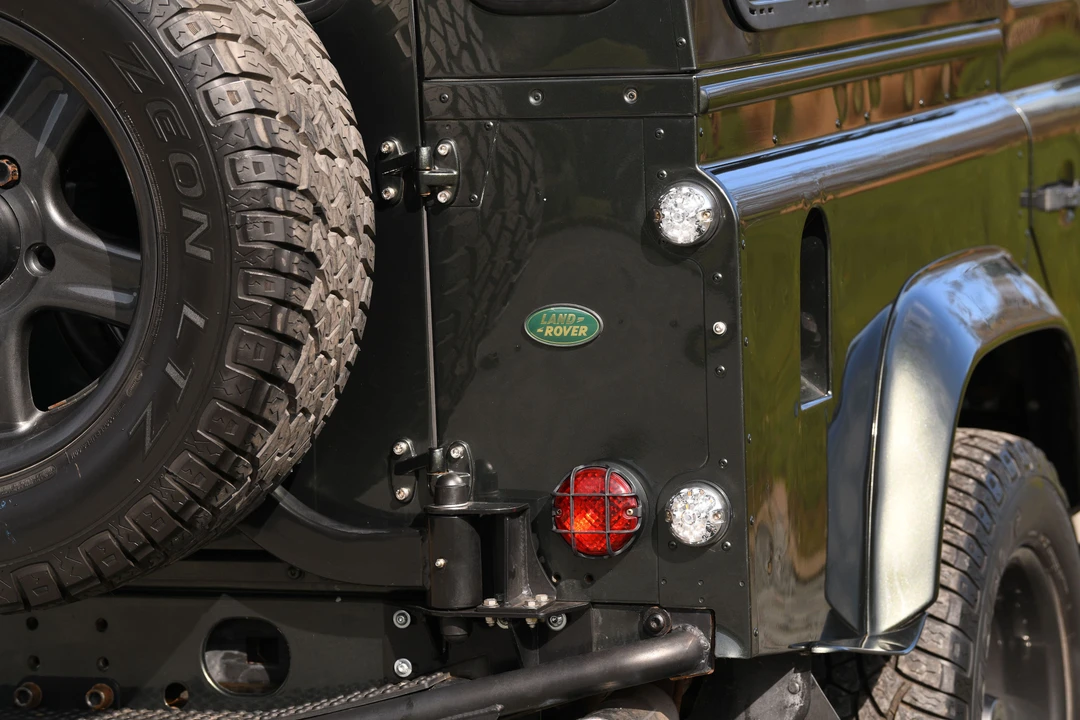 2008 Land Rover Defender 110 - Image 5 of 31