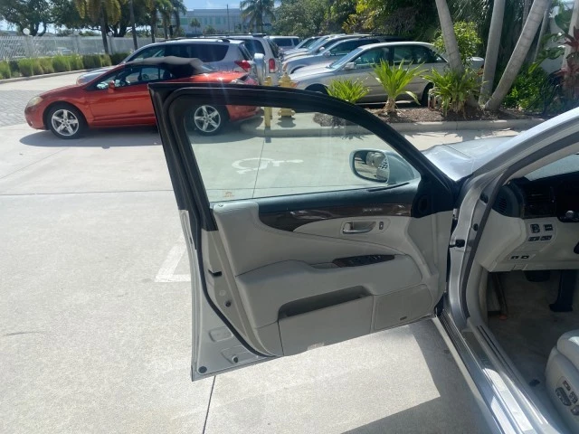 2008 Lexus LS 4th Gen - Image 10 of 21
