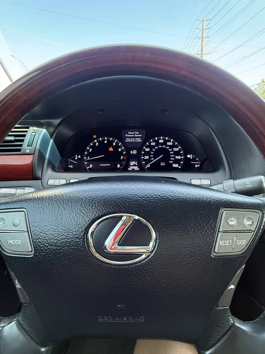 2008 Lexus LS 4th Gen - Image 5 of 15