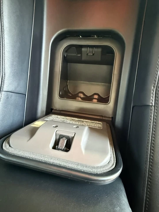 2008 Lexus LS 4th Gen - Image 11 of 15