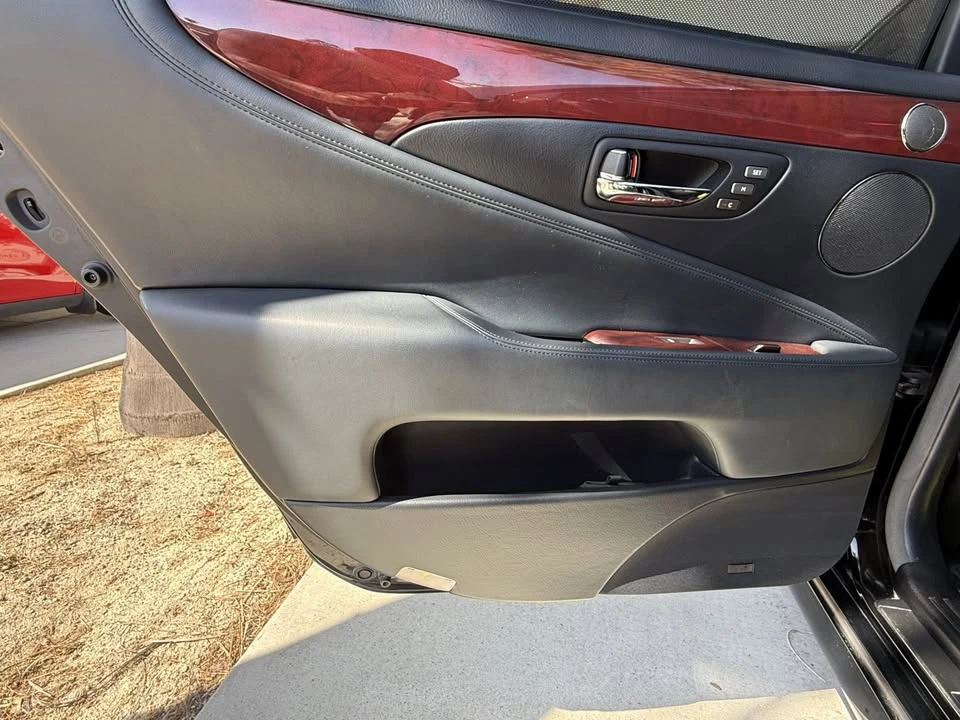 2008 Lexus LS 4th Gen - Image 10 of 15