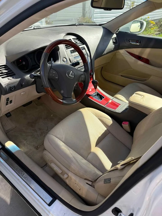 2008 Lexus ES 5th Gen - Image 5 of 10