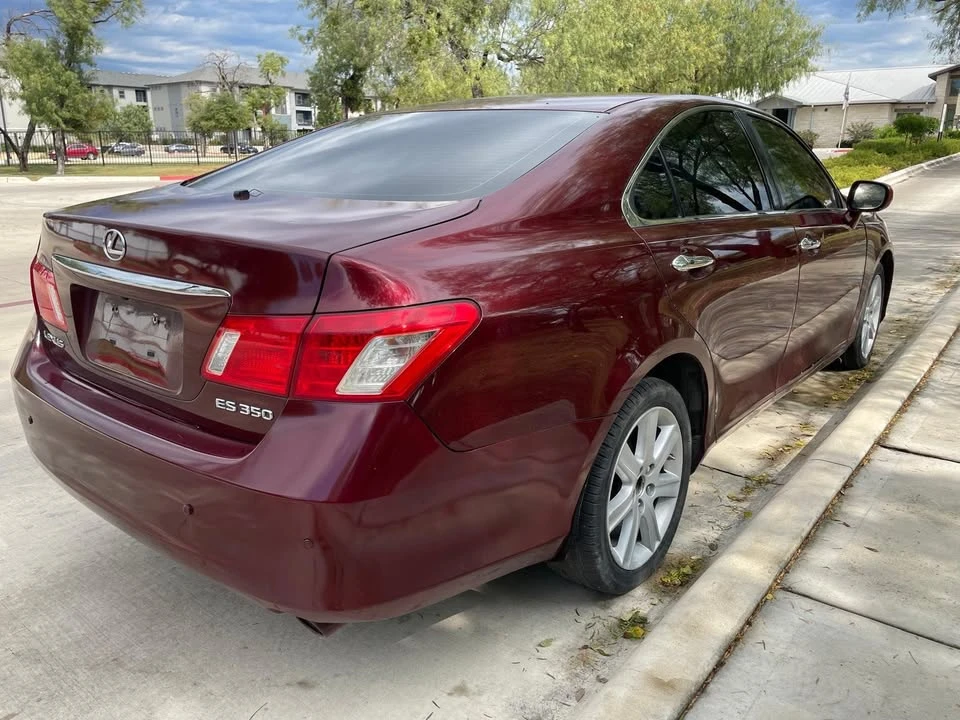 2008 Lexus ES 5th Gen - Image 5 of 10