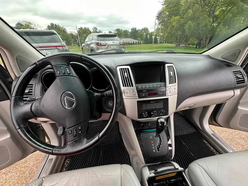 2008 Lexus RX 2nd Gen - Image 11 of 13
