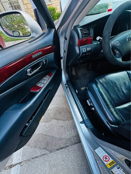 2008 Lexus LS 4th Gen - Image 5 of 10