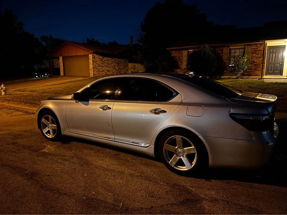 2008 Lexus LS 4th Gen - Image 2 of 10