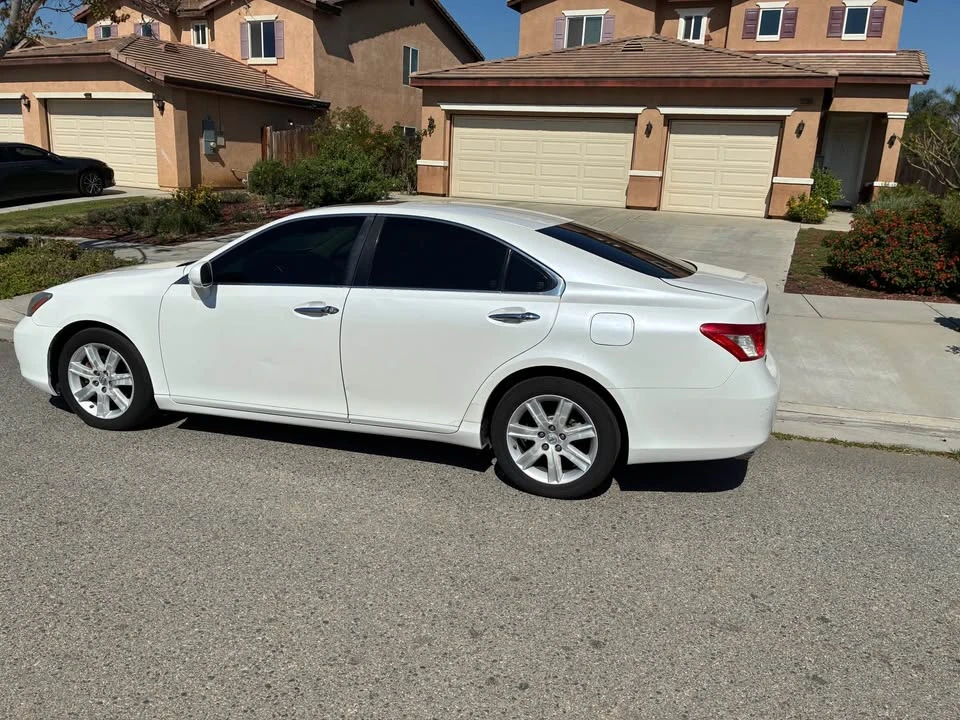 2008 Lexus ES 5th Gen - Image 2 of 13