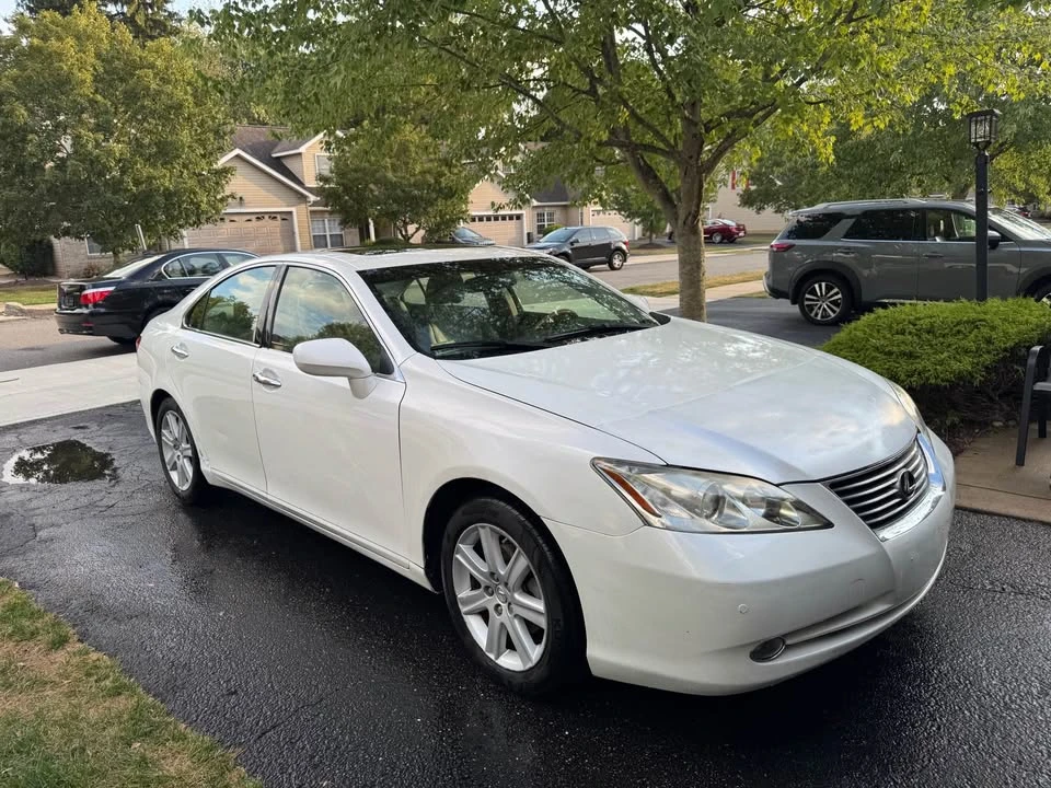 2008 Lexus ES 5th Gen - Image 5 of 10