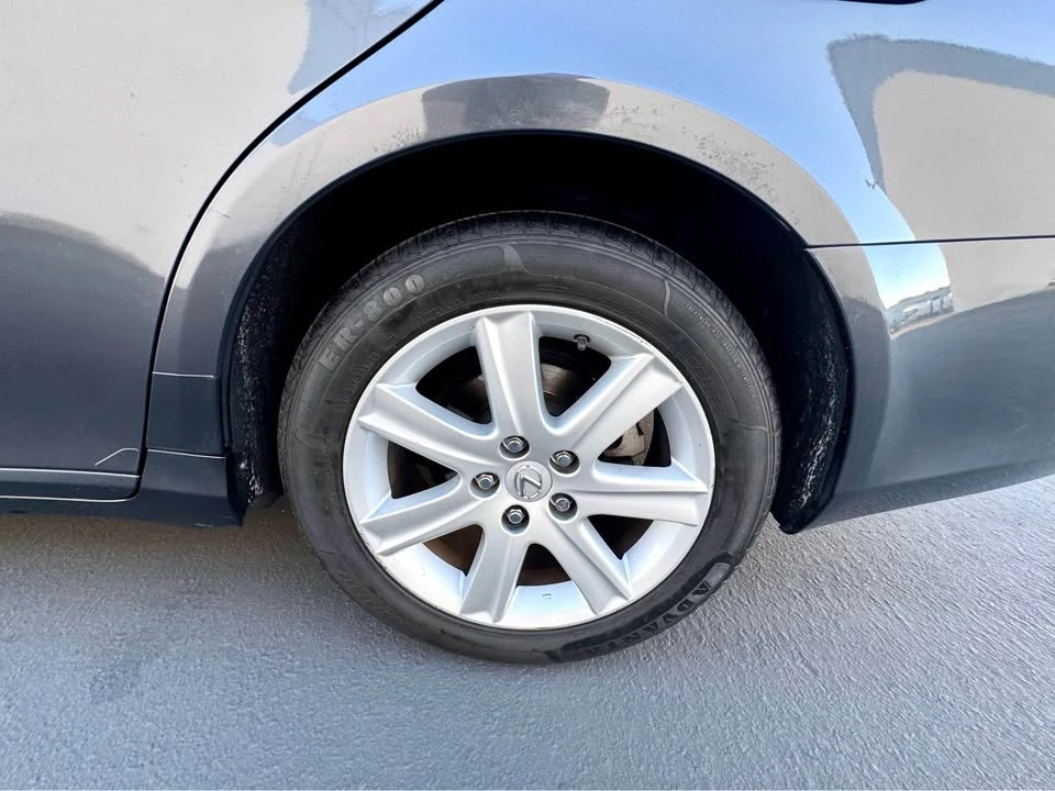 2008 Lexus ES 4th Gen - Image 11 of 20