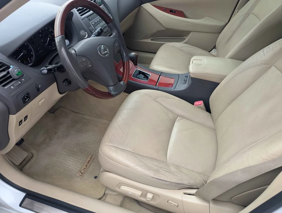 2008 Lexus ES 5th Gen - Image 5 of 16