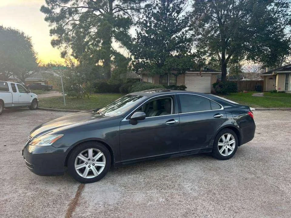 2008 Lexus ES 5th Gen - Image 2 of 7