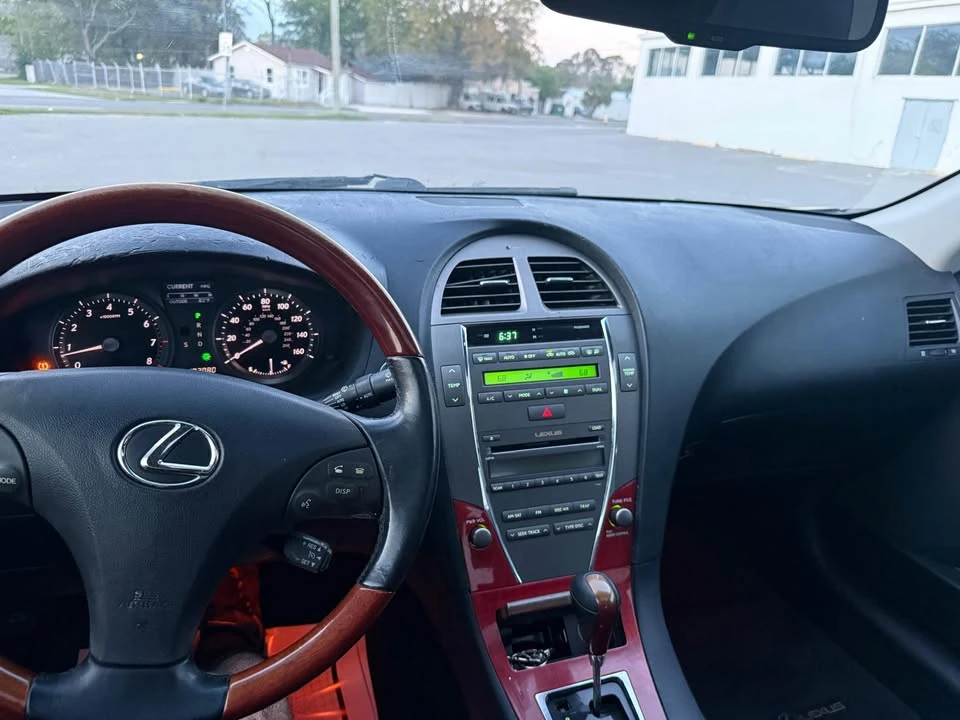 2008 Lexus ES 5th Gen - Image 11 of 13
