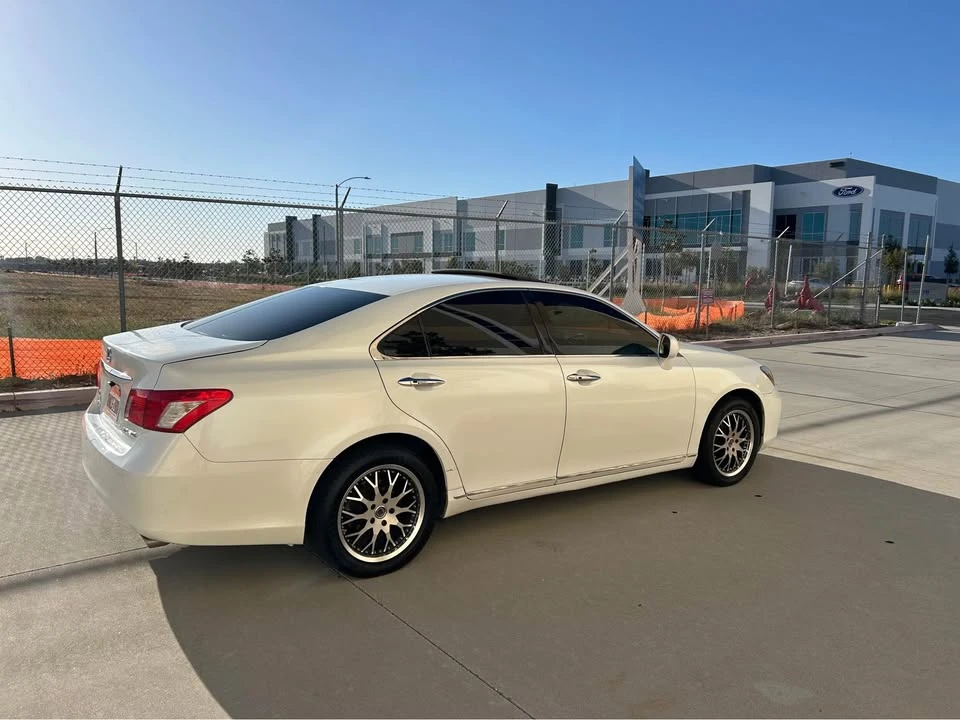 2008 Lexus ES 5th Gen - Image 2 of 6