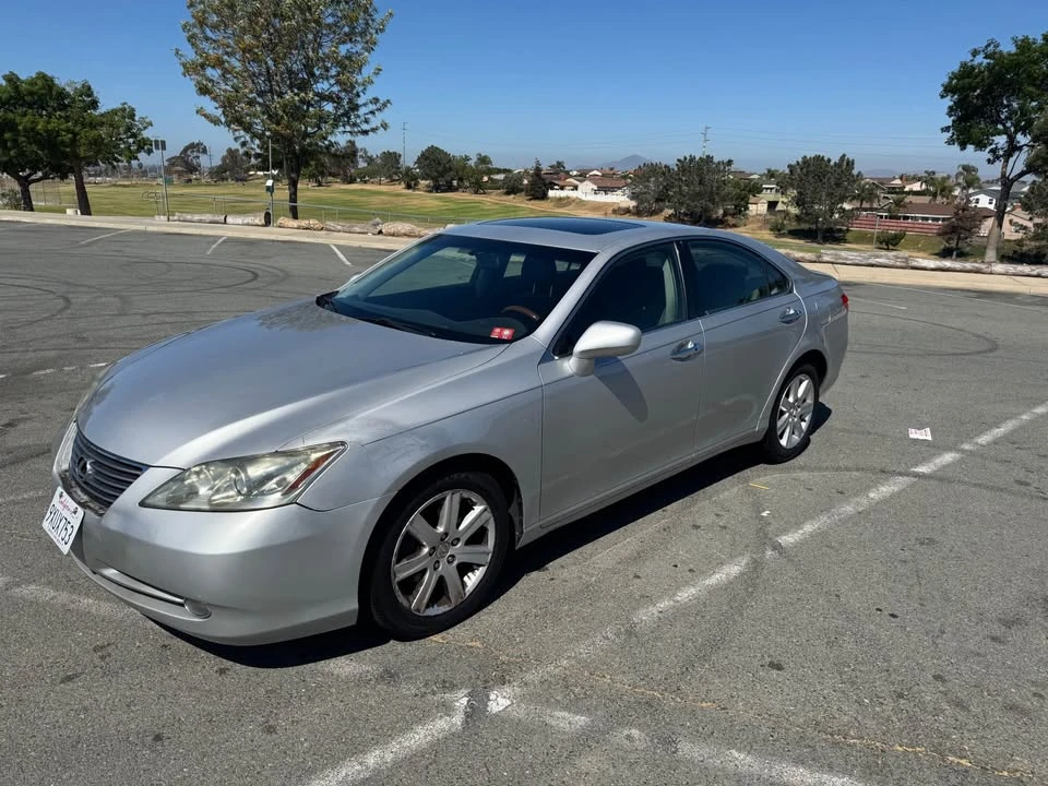 2008 Lexus ES 5th Gen - Image 2 of 12