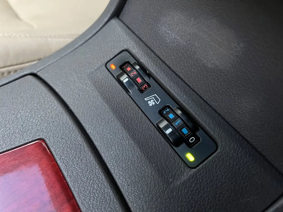 2008 Lexus ES 4th Gen - Image 10 of 13
