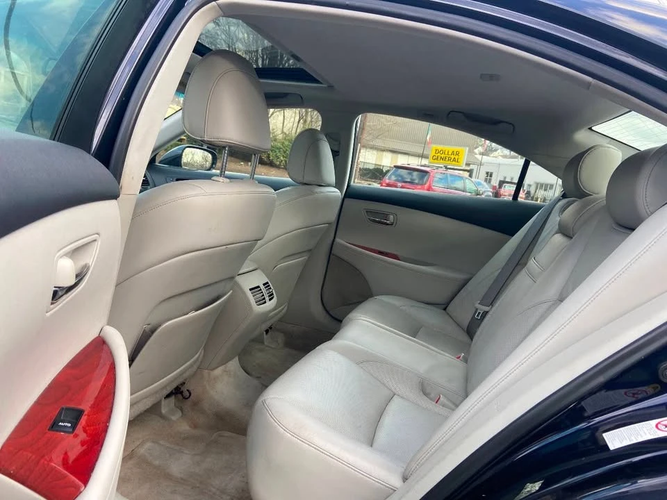 2008 Lexus ES 5th Gen - Image 16 of 19
