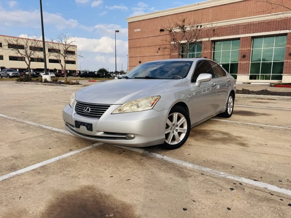 2008 Lexus ES 4th Gen - Image 2 of 17