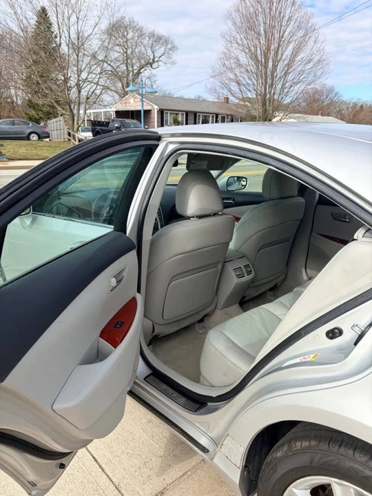 2008 Lexus ES 5th Gen - Image 17 of 20