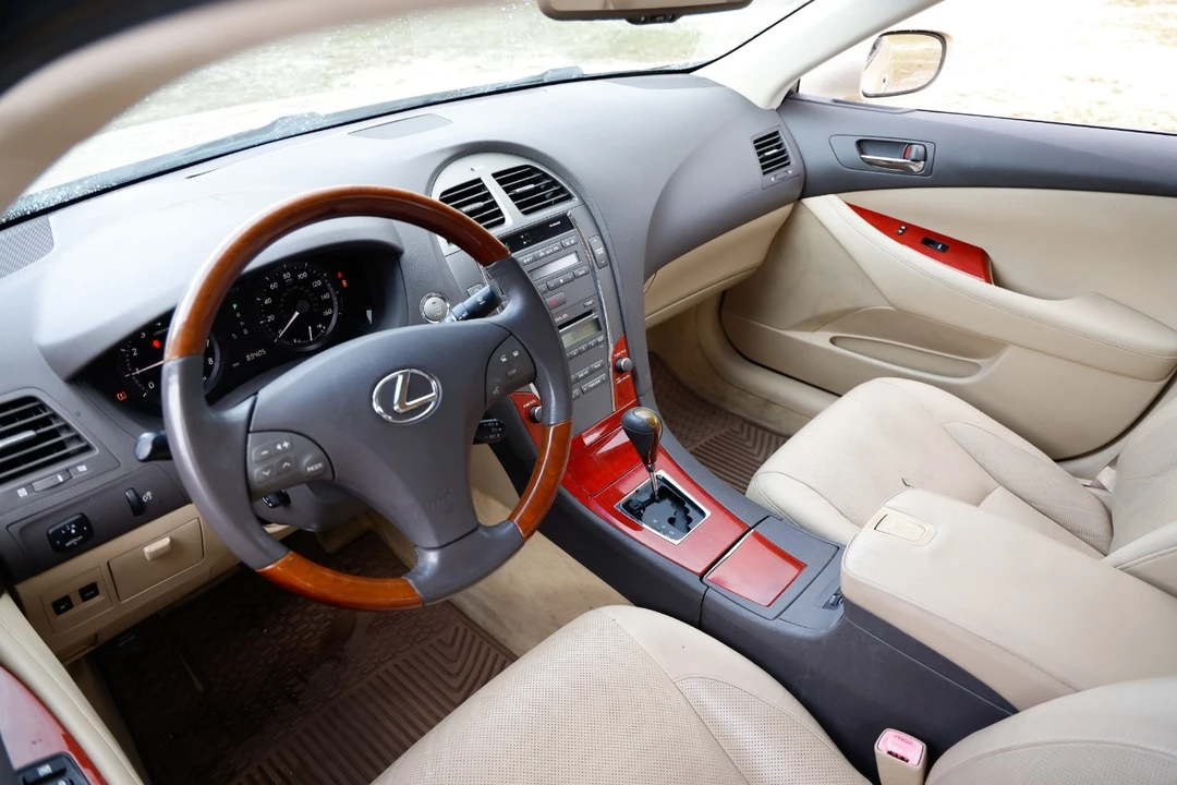 2008 Lexus ES 5th Gen - Image 4 of 21