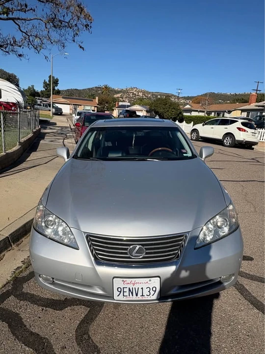 2008 Lexus ES 5th Gen - Image 2 of 12