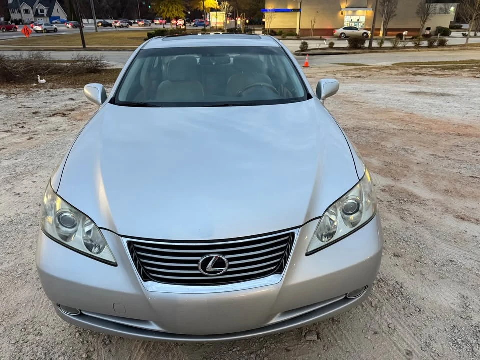 2008 Lexus ES 4th Gen - Image 2 of 11