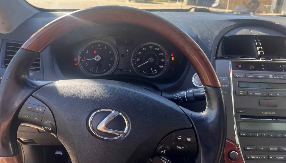 2008 Lexus ES 5th Gen - Image 6 of 10