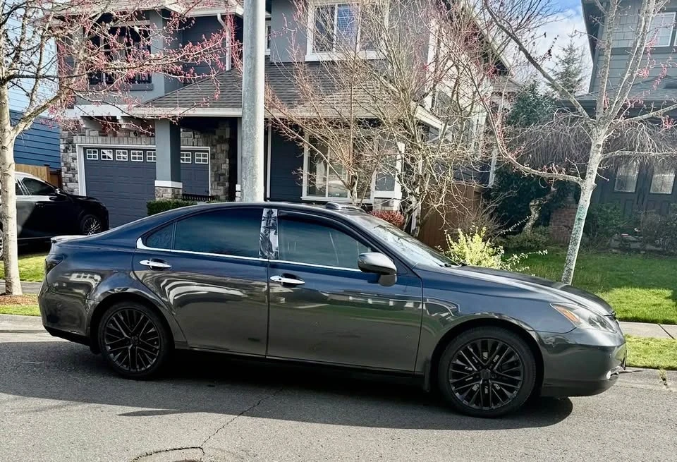 2008 Lexus ES 5th Gen - Image 2 of 8