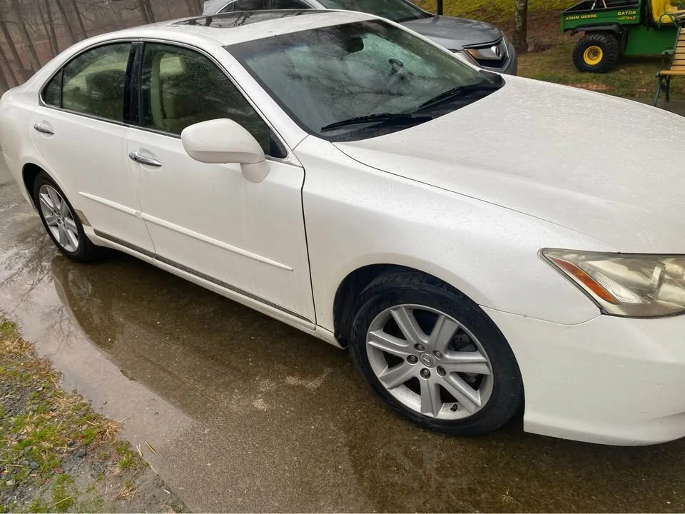 2008 Lexus ES 5th Gen - Image 2 of 4